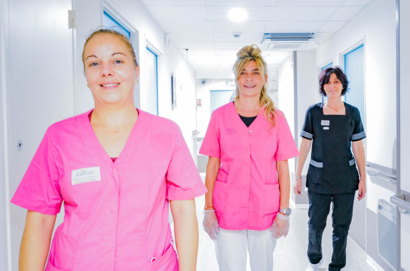 Personnel médical d'une résidence, maison de retraite, EHPAD en région PACA de JCM Santé